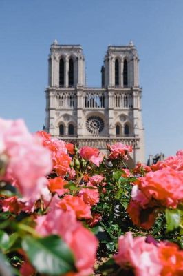  A Catedral de Can Tho: Um Tesouro Arquitetônico em Meio à Vibração Asiática!