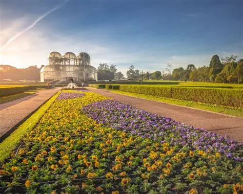 O Jardim Botânico de Uzès! Um Refúgio Floral e Histórico para os Seus Sentidos