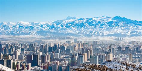 Parque da Amizade: Descubra um Oásis Verde em Meio à Cidade Vibrante de Urumqi!