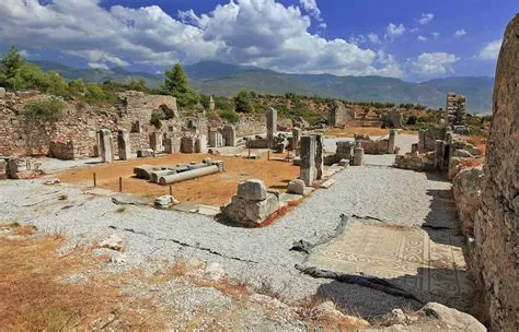 As Ruínas de Xanthos: Um Tesouro Escondido da História na Turquia!